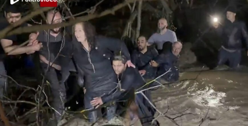 უმძიმესი კადრები: დაიღუპნენ ორსული ქალი და მოზარდი - წყალდიდობის შედეგად, ხიდი ჩაინგრა და რამდენიმე ადამიანი დინებამ გაიტაცა